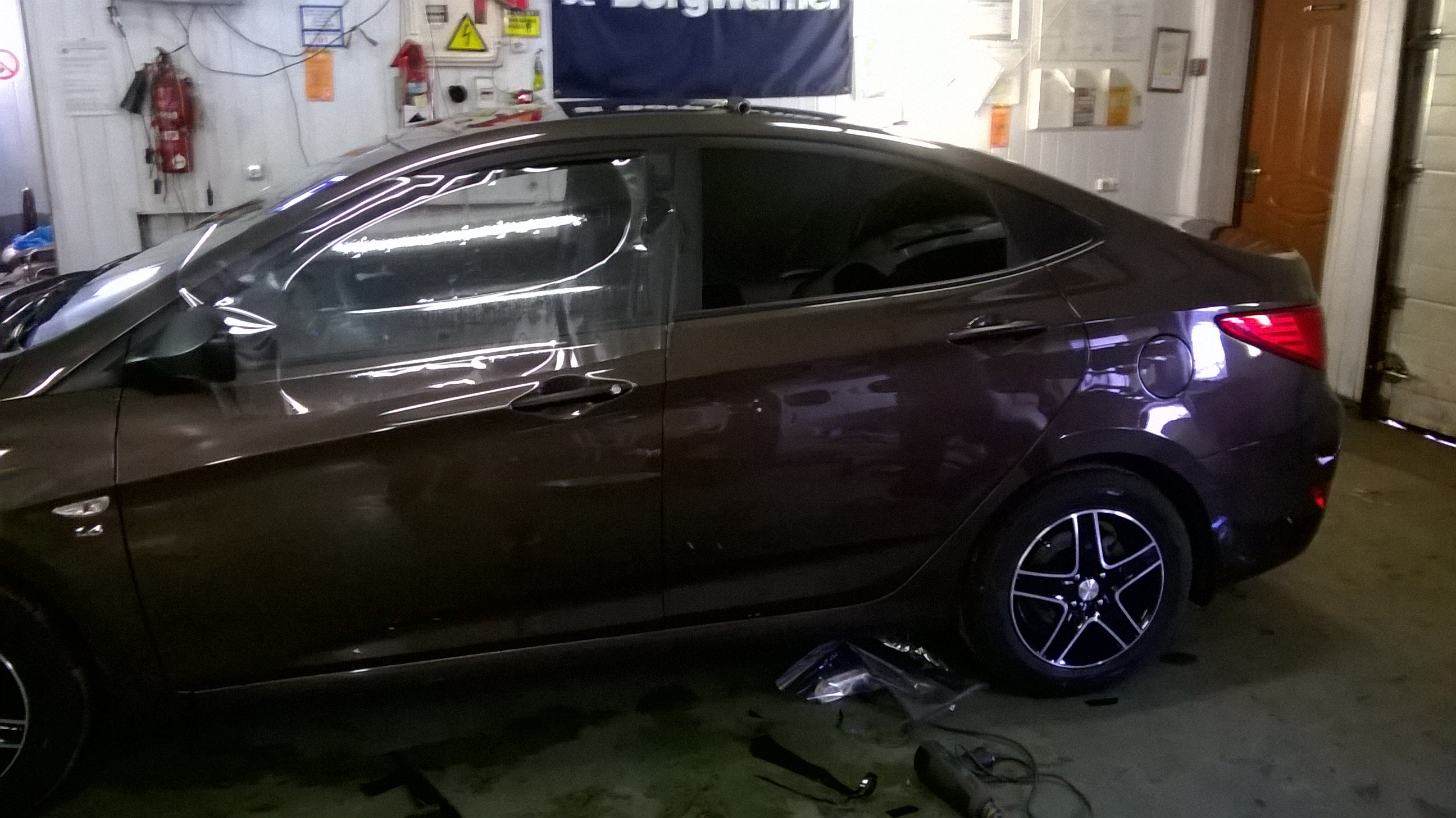 Тонировка автомобилей Владыкино.